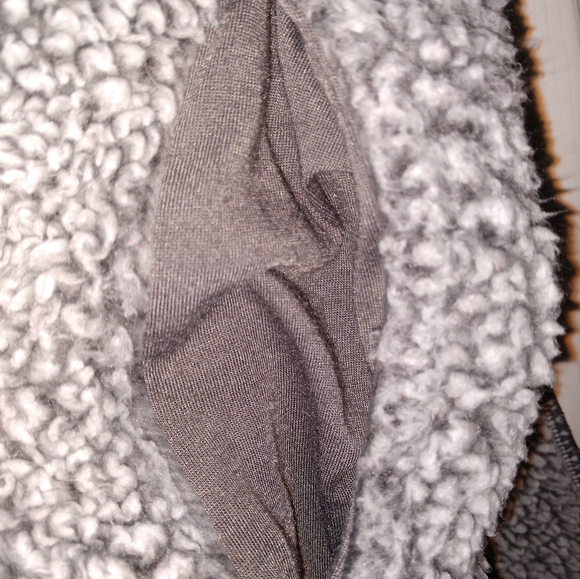 VS Pink gray Sherpa open front jacket, very gently used, M/L - Picture 12 of 13